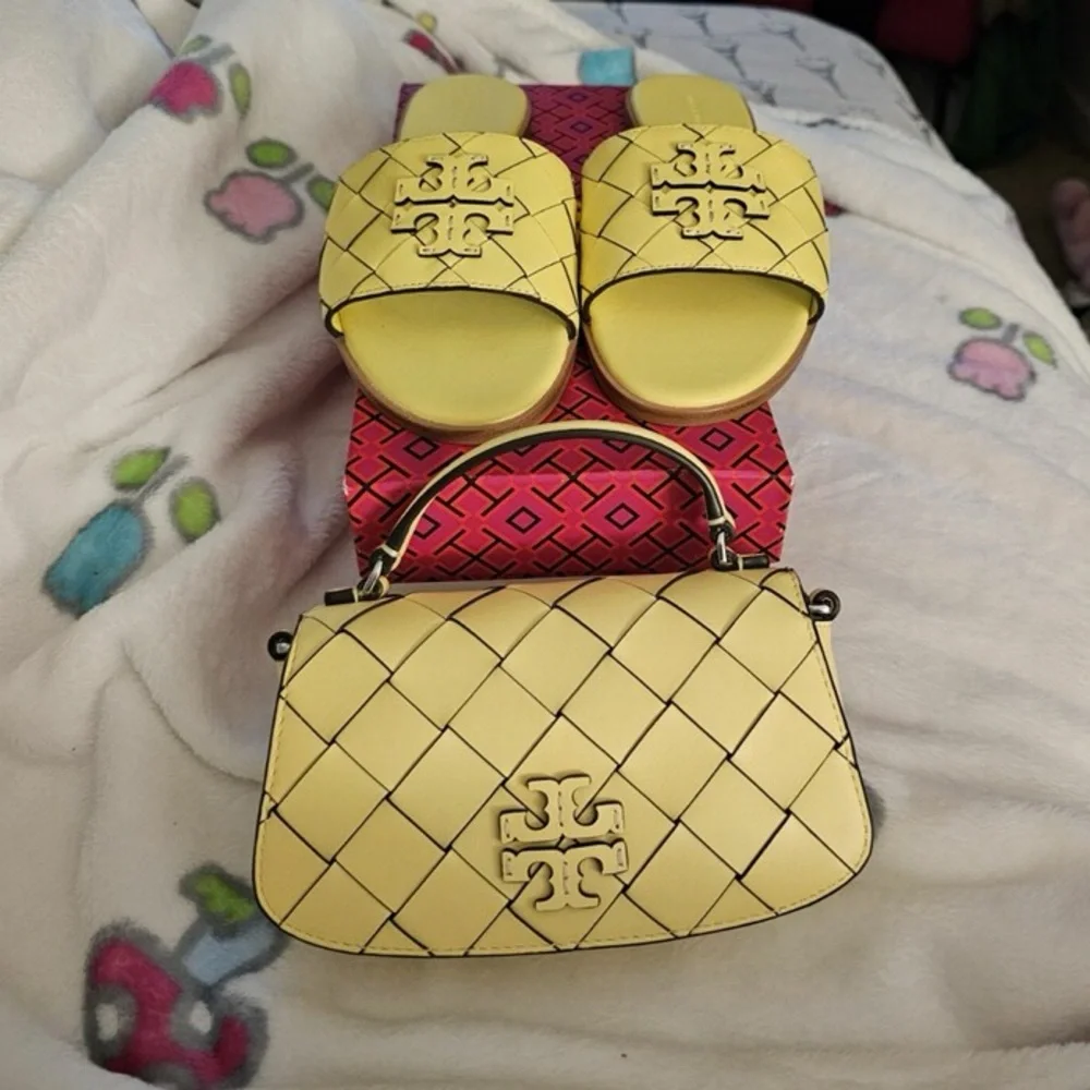 NWOT Tory Burch Everly Slides - Picture 4 of 4
